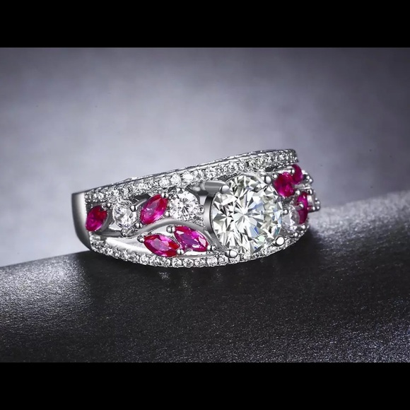 Ring - Picture 2 of 5